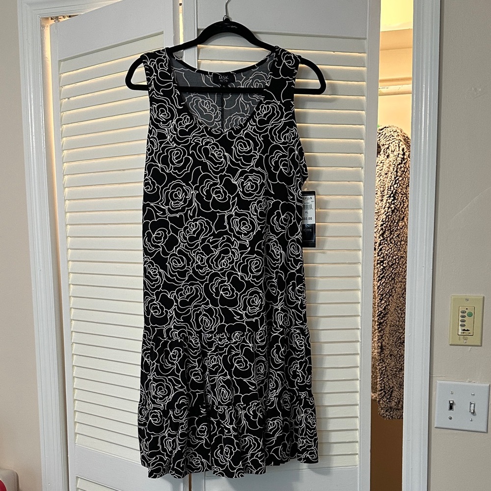 Chic Black and White Floral Mini Dress